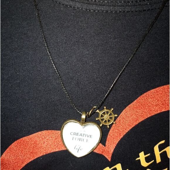 Custommade I am the creative force of my life Black M tee w Glass Heart pendant - Picture 5 of 11